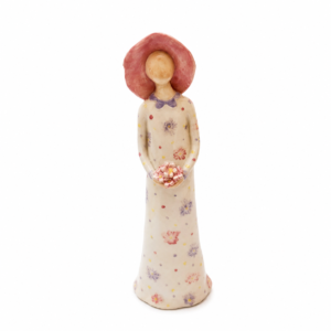 Χειροποίητη Κεραμική Γυναικεία Φιγούρα με Ανθοδέσμη και Ροζ Καπέλο